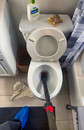 https://blockeddrainsapplecross.com.au/uploads/2025/07/blocked-toilet-54169.jpg