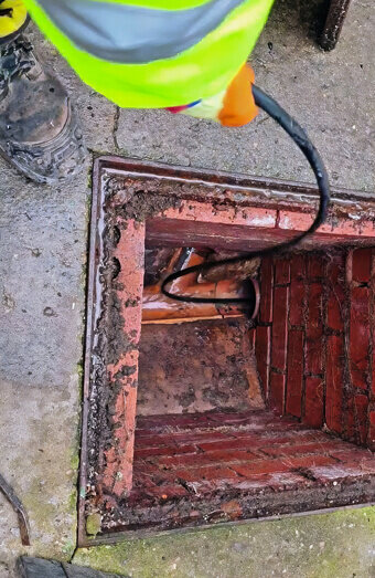 https://blockeddrainsapplecross.com.au/uploads/2025/07/hero-blocked-sewers-85692.jpg
